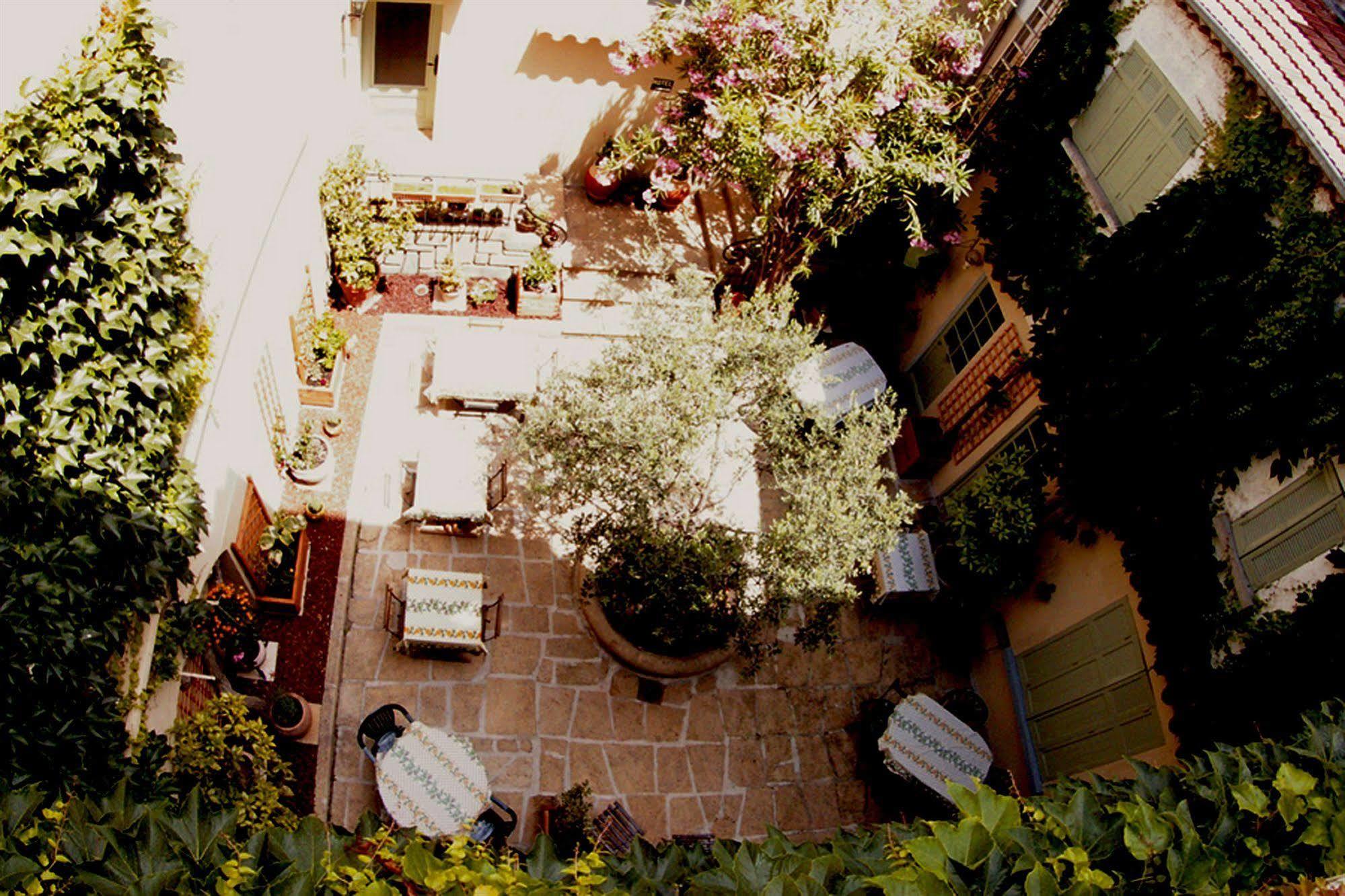 La Maison D'Ete Salon-de-Provence Exterior photo